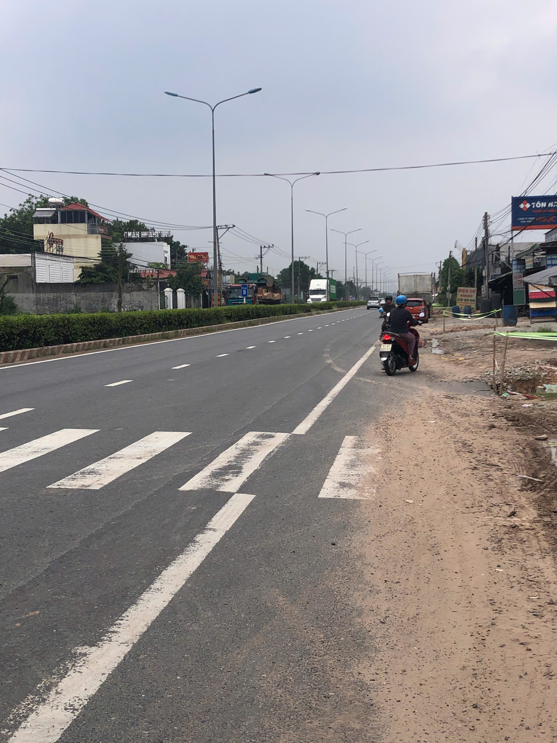 BÁN HOẶC CHO THUÊ 2058M2 ĐẤT MẶT TIỀN DT744 AN TÂY BẾN CÁT 27 TỶ